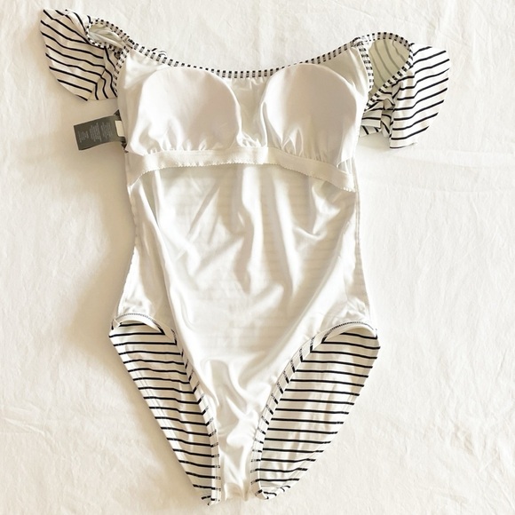 Vince Camino black and white‎ striped off-shoulder one piece swimsuit - Picture 10 of 12